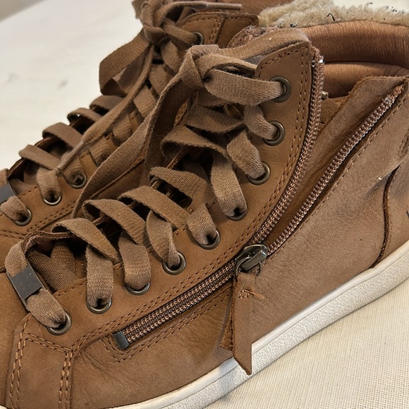 UGG OLIVE HIGH TOP SNEAKER. - Picture 7 of 13